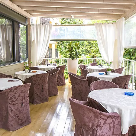 Loretta & Dependance