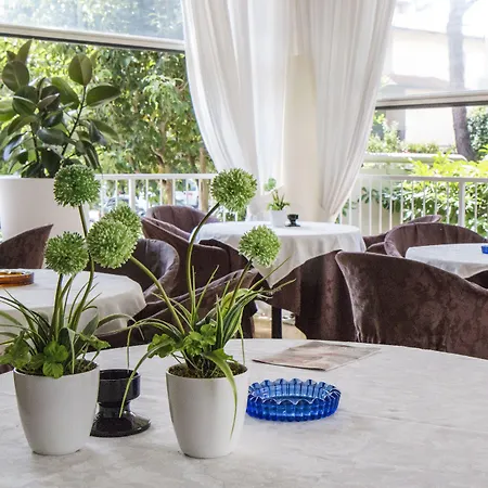 Loretta & Dependance 3* チェルヴィア