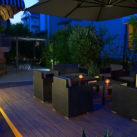 Loretta & Dependance