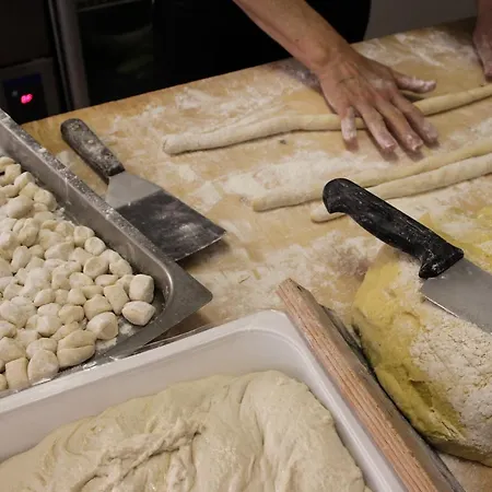 ホテル Loretta & Dependance チェルヴィア