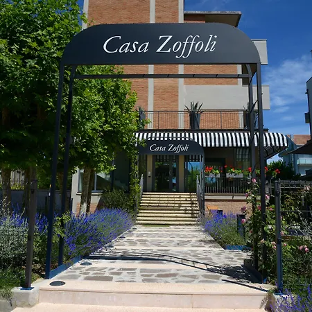 Loretta & Dependance