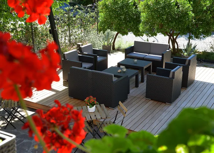 Loretta & Dependance